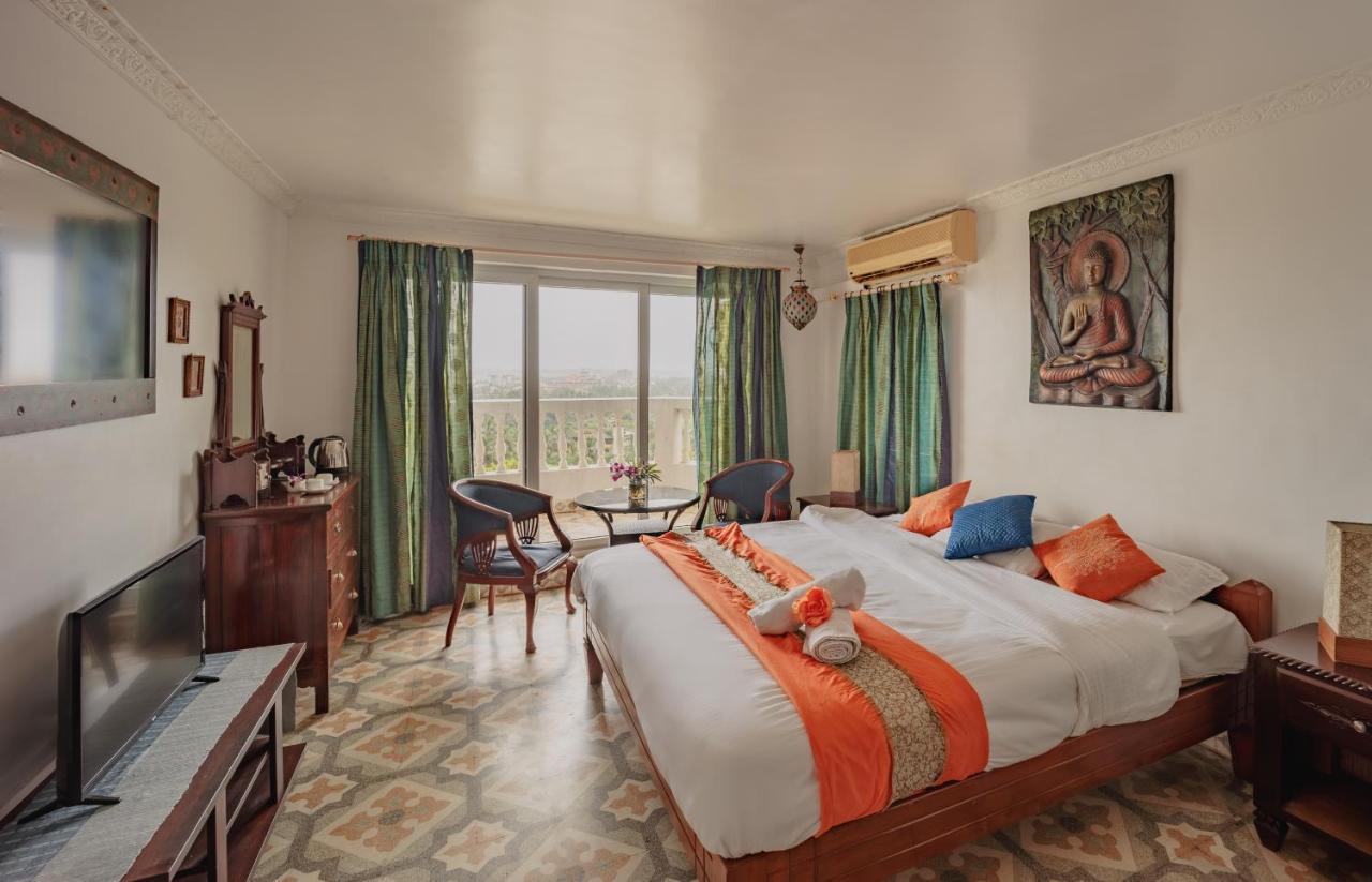 Ocean Suite Goa Dona Paula Exterior foto