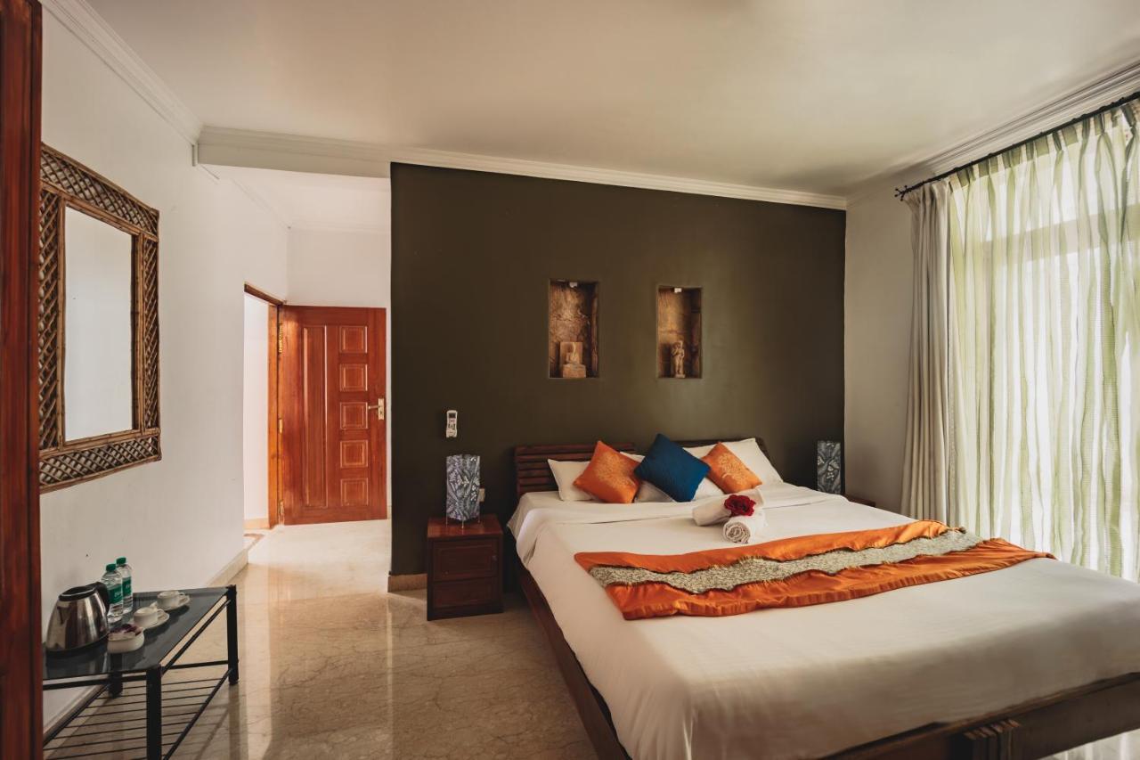 Ocean Suite Goa Dona Paula Exterior foto