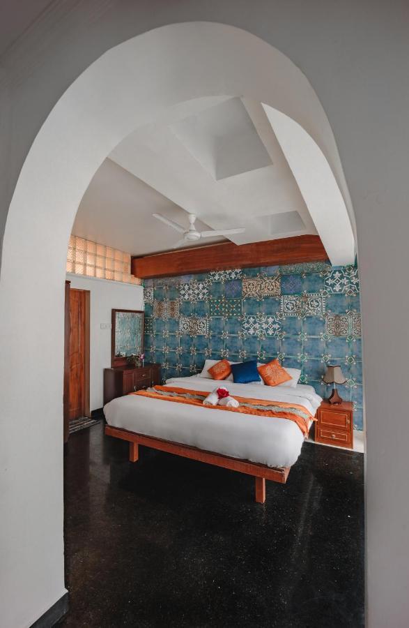 Ocean Suite Goa Dona Paula Exterior foto